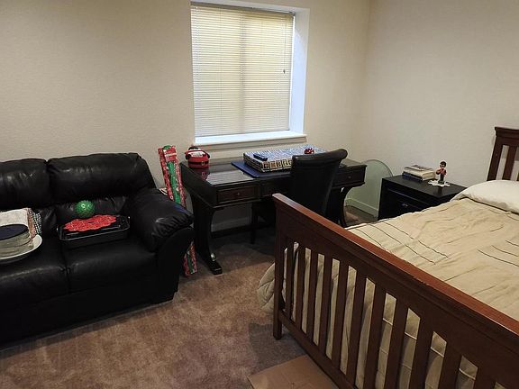 Lower bedroom