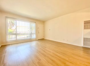 11608 Gorham Ave #2, Los Angeles, CA 90049