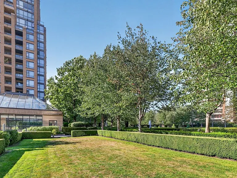 7388 Sandborne Ave #1601 — Photo 35