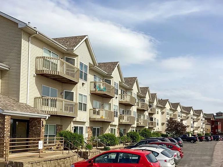 RIVERS EDGE RESIDENCES — Photo 11