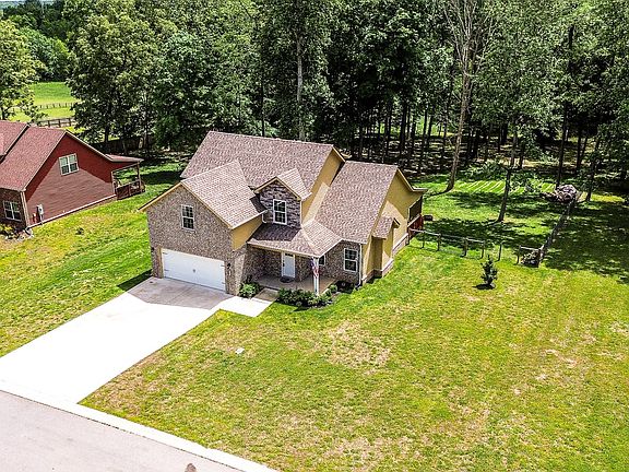 3rd image of 426 Kristie Michelle Ln