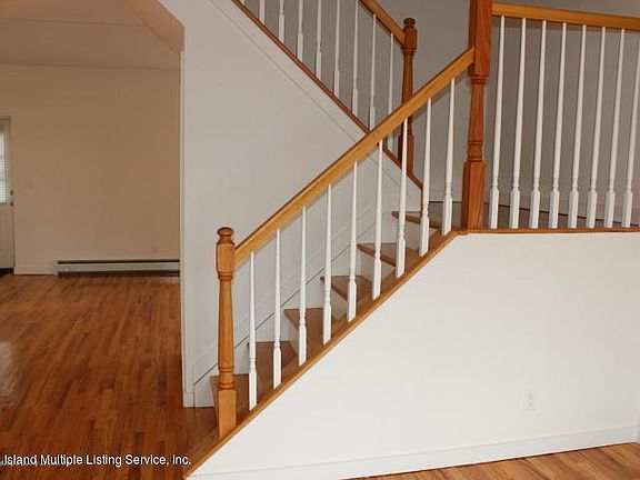 3rd image of 223 Mansion Ave