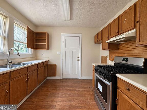 3rd image of 240 Westview Pl SW