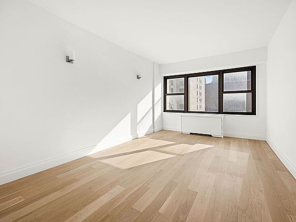 3rd image of 160 E 38th St APT 7G