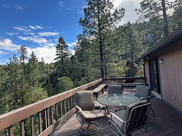 1521 Lassen Way — Photo 14
