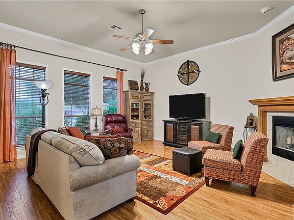 2nd image of 2296 Stratford Grace