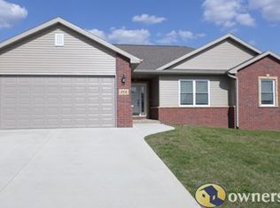 184 Bryn Dr, Peosta, IA 52068