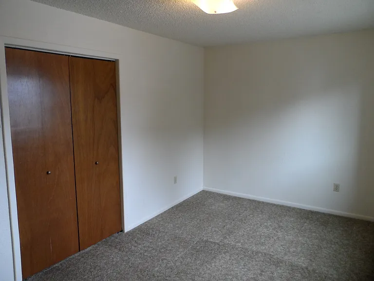 4 Hoffman Dr #1-4 — Photo 9