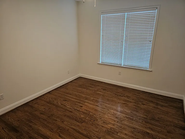 212 Medford Dr — Photo 14
