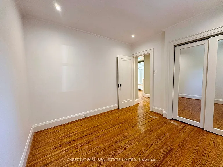 18 Servington Cres — Photo 30