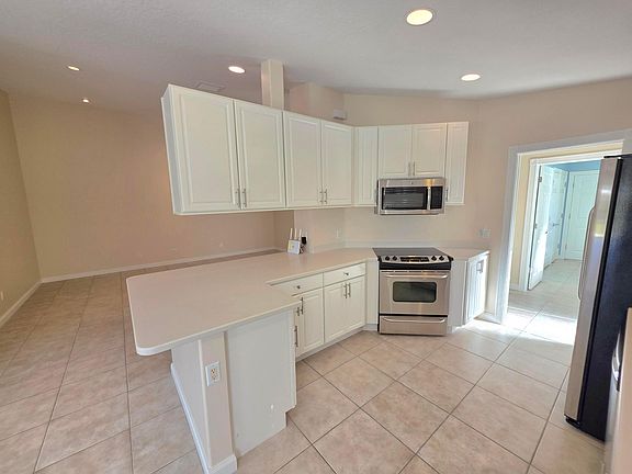 5th image of 10399 SW Stratton Drive