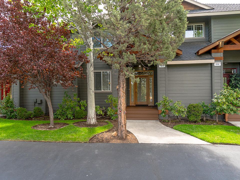 1st image of 896 Golden Pheasant Dr