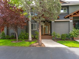 896 Golden Pheasant Dr, Redmond, OR 97756
