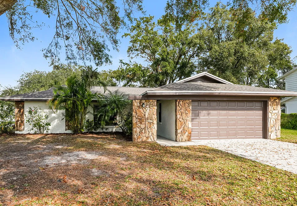22853 Fern Ct