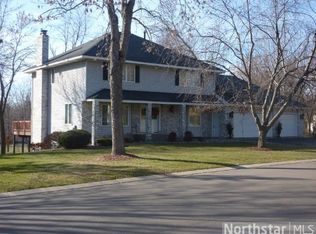 10500 Briar Rd, Bloomington, MN 55437