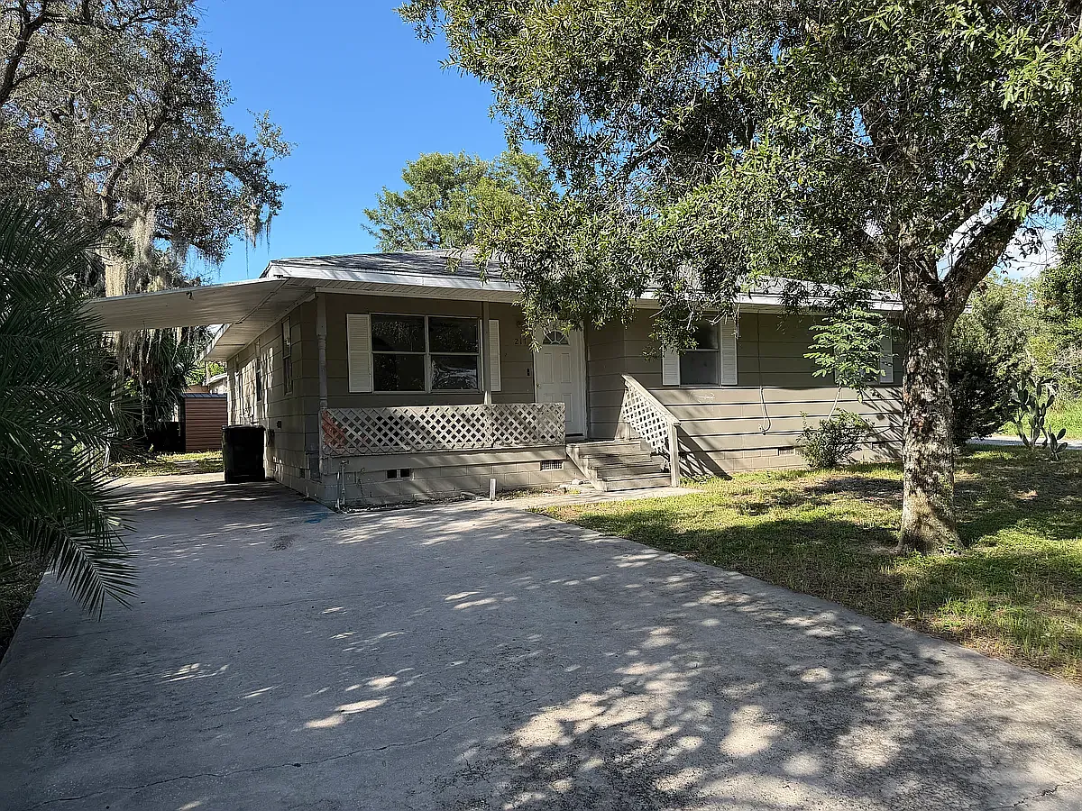 4 bed, 1350 sqft, $1,400 — Photo 2