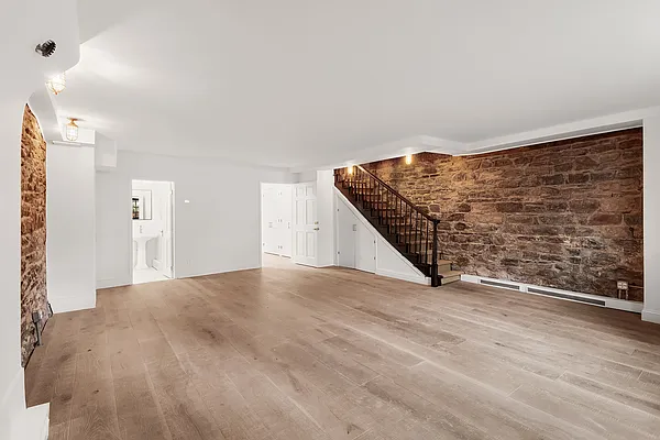 Rented by Compass | media 14