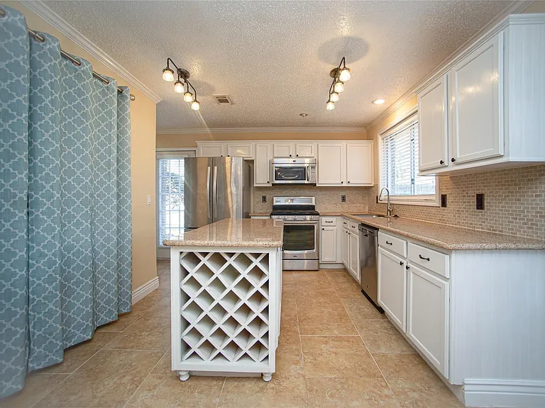 3 Sheep Meadow Pl — Photo 8