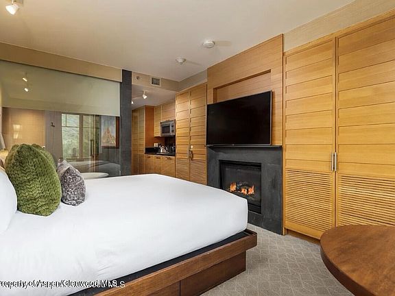 4th image of 130 Wood Road #504
