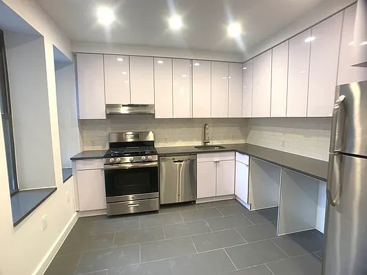 Rented by Bohemia Realty Group | media 11