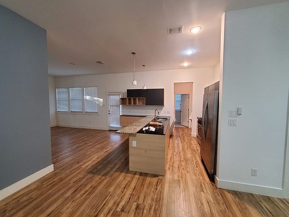 3rd image of 2817 Lowell Dr
