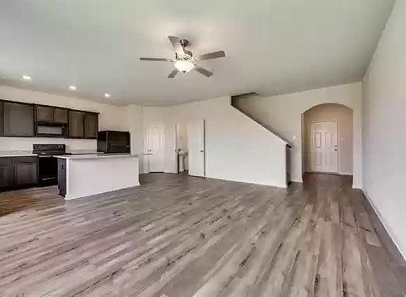 2nd image of 2100 Belmont Dr