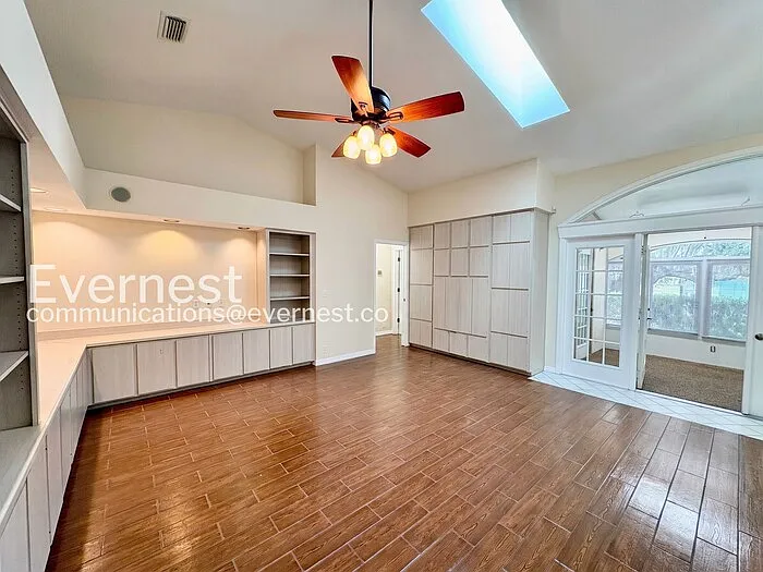 5609 Rosewall Cir — Photo 18