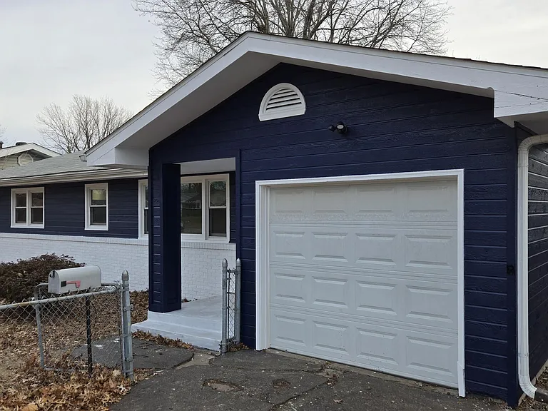 1472 E Berkeley St — Photo 3