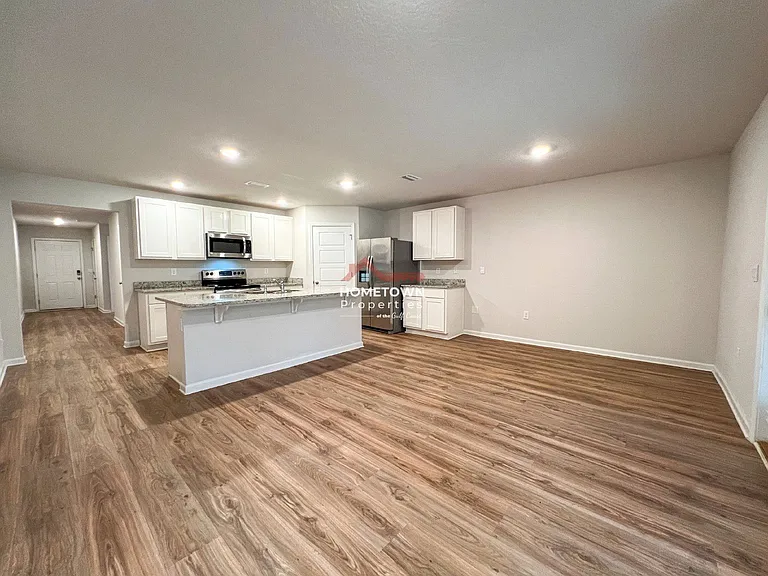 6351 Burrow Ln — Photo 2