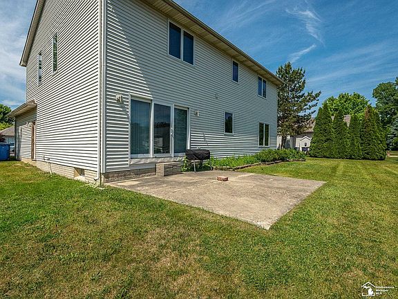 3rd image of 2960 E Country Ln