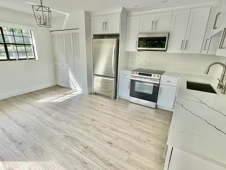 359 Prestwick Cir #2 — Photo 8