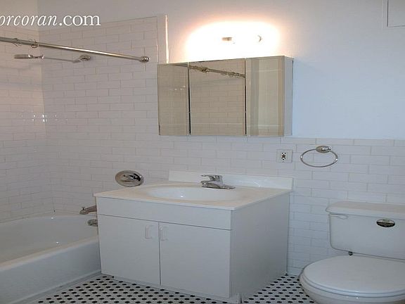 3rd image of 17 E 13th St APT 4E