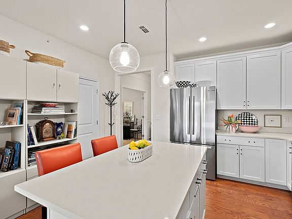 4th image of 1405 Pennington Dr #1405