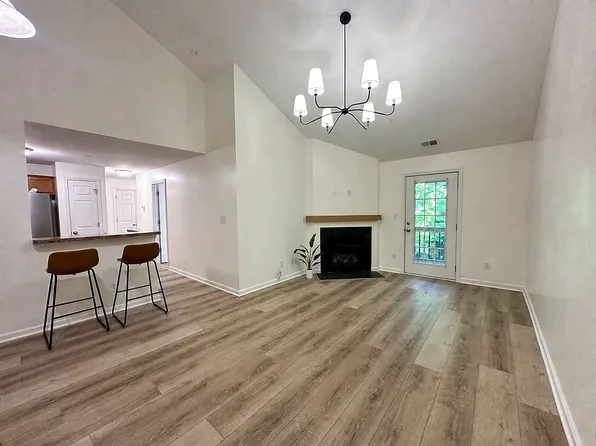 431 Old Colonial Way Unit 302, Newport News, VA 23608