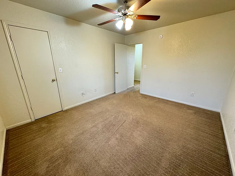 205 Lydia Dr — Photo 13