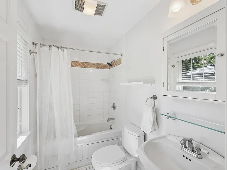 33 Corbin Ave — Photo 32