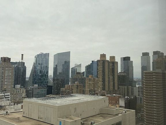 4th image of 160 W 66th St APT 21H