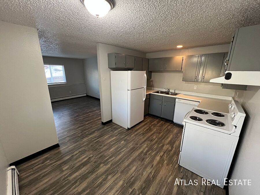 1st image of 415 Saint Vrain Pl APT 102