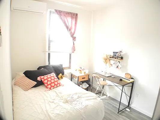 Rented by Beyond Property Group | media 39