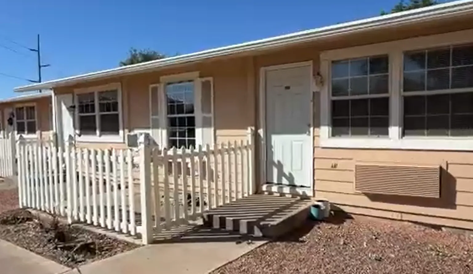 Springtree Gardens Condo — Photo 1
