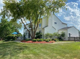 717 Blossom Ct, Oswego, IL 60543