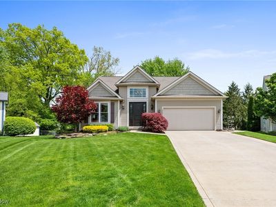 3261 Bridgeport Dr, North Olmsted, OH, 44070