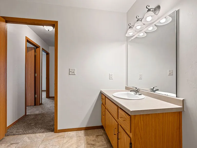 Gateway Estates Apartments — Photo 27