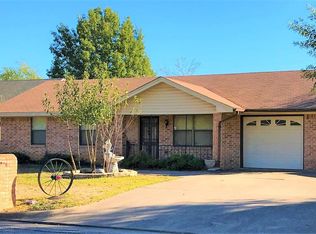1215 W Bishop St, Weatherford, TX 76086