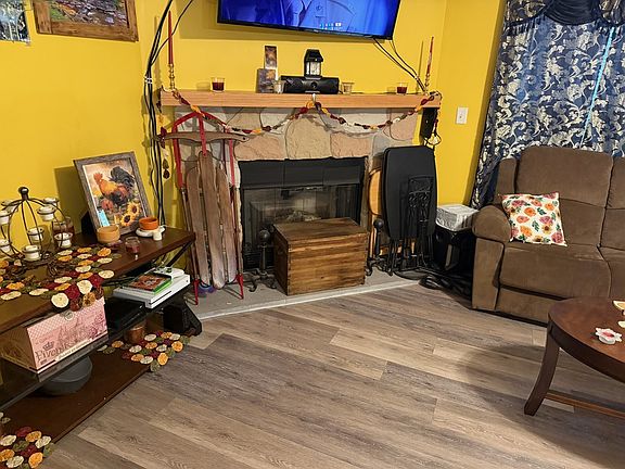 3rd image of 2313 Elliot Cutoff Rd