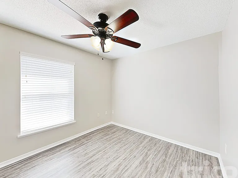 353 Comfort Dr — Photo 10