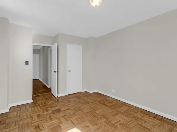 60 Knolls Crescent image 12 of 22