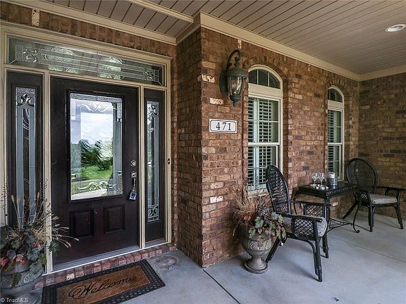 2nd image of 471 Hiatts Dr
