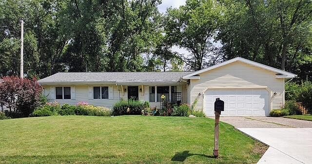 1st image of 207 Highland Dr