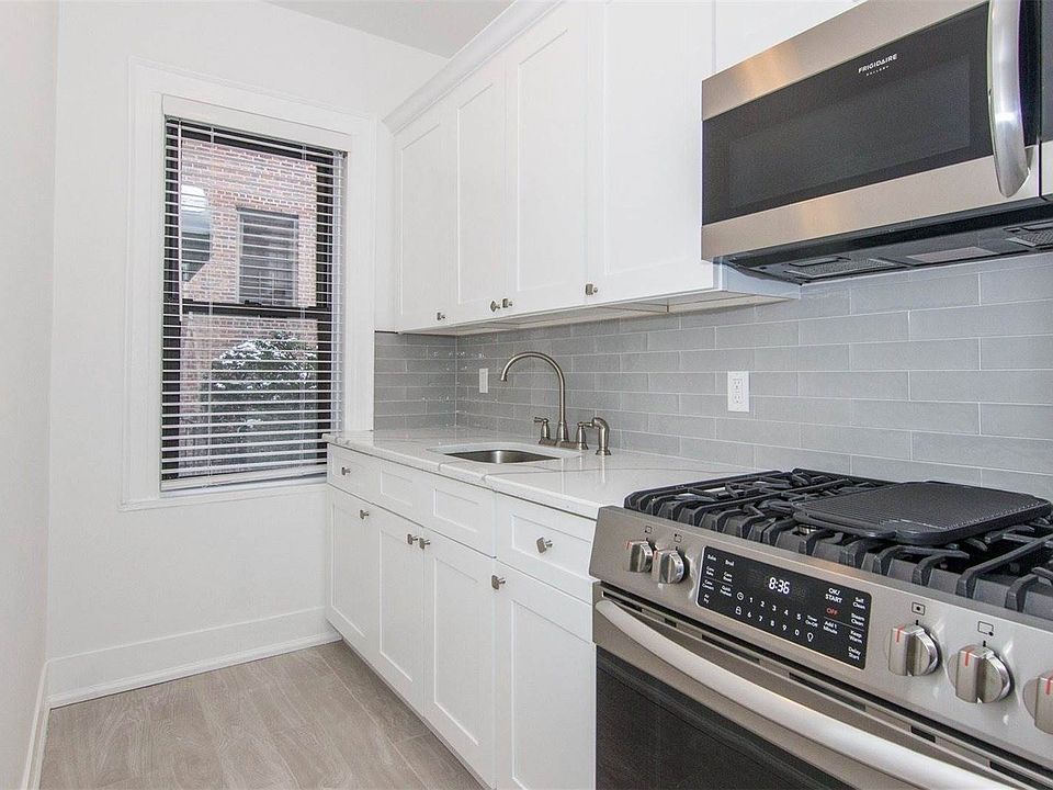 1st image of 222 7th St